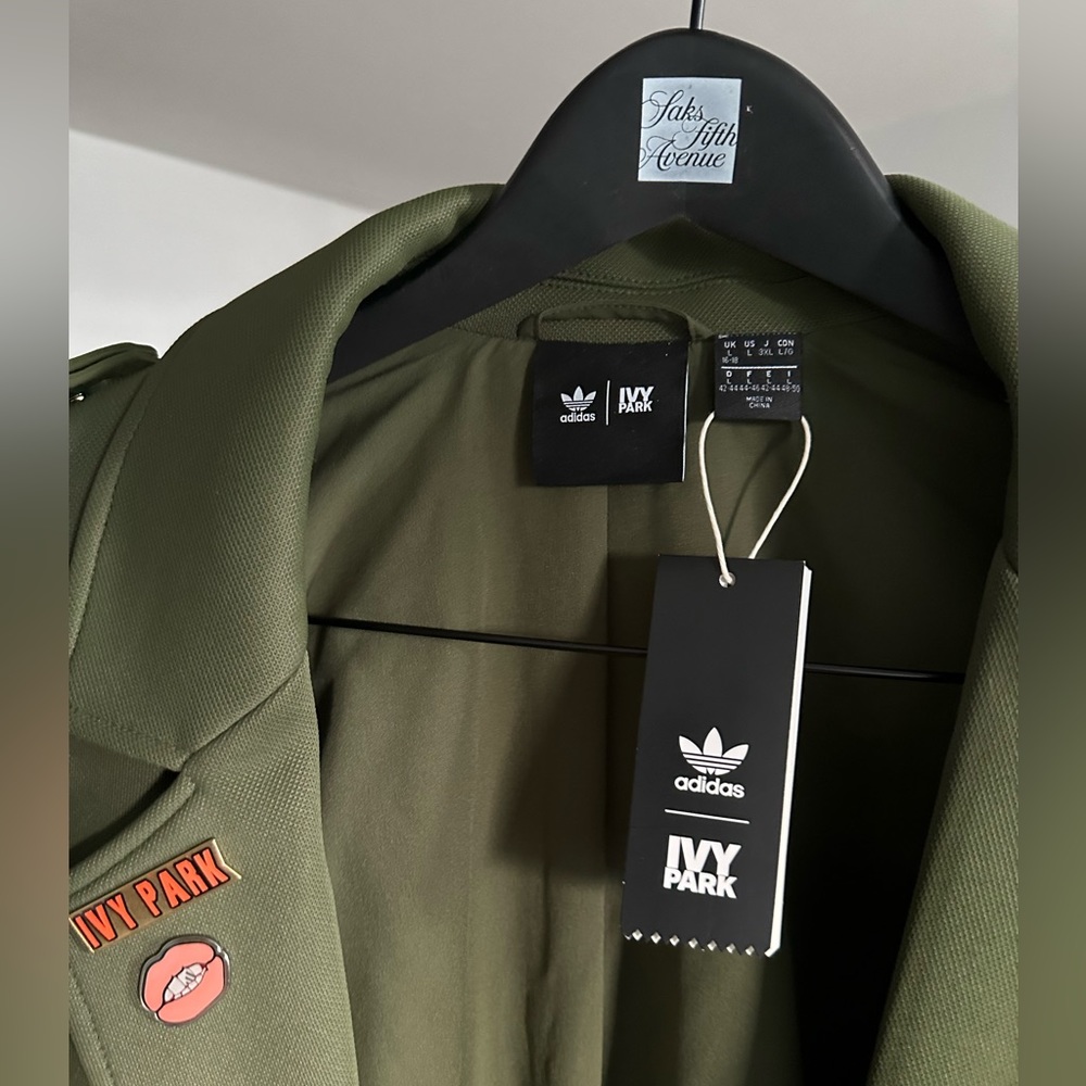Adidas x Ivy Park Blazer size Large NWT - Picture 3 of 3